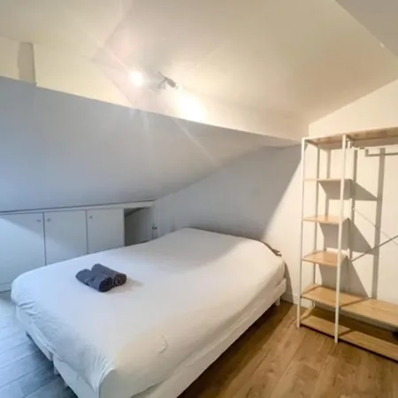 Apartment Marche Forville & Port 2 Personnes *