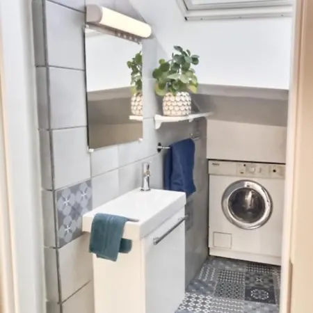 Apartment Marche Forville & Port 2 Personnes